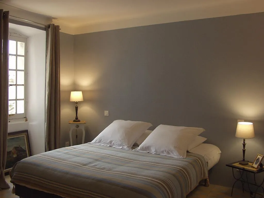 Mas Des Artistes Bed & Breakfast Mouries
