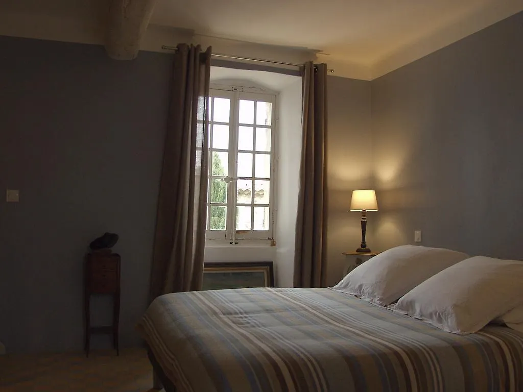 Mas Des Artistes Bed & Breakfast Mouries