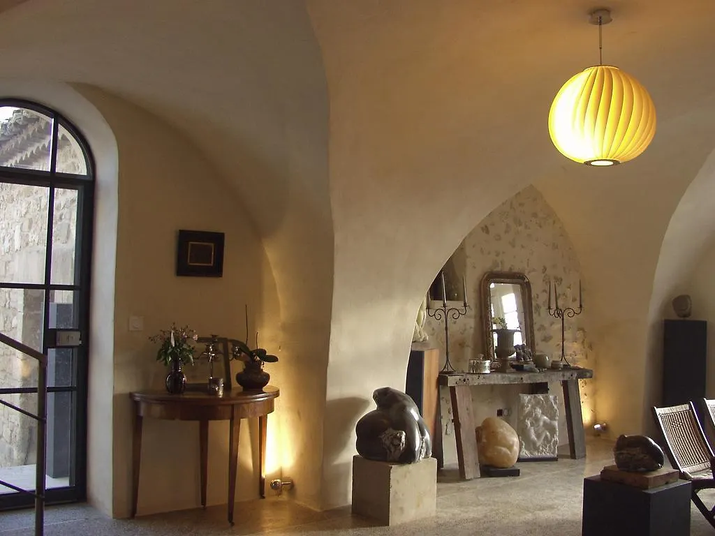 Mas Des Artistes Bed & Breakfast Mouries